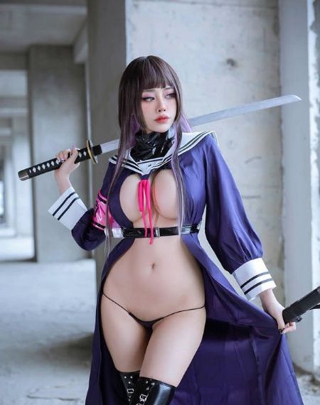 妲己把裤子脱了打开腿让人_十万网红美女美酱